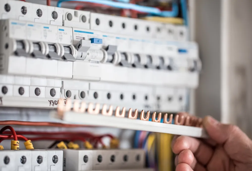 Commercial switchboard inspection and thermal check